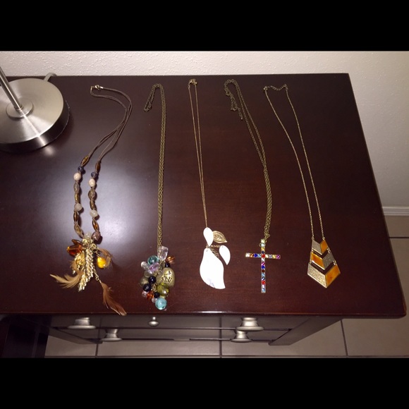 🌸Spring Sale🌸 bundle of 5 necklaces