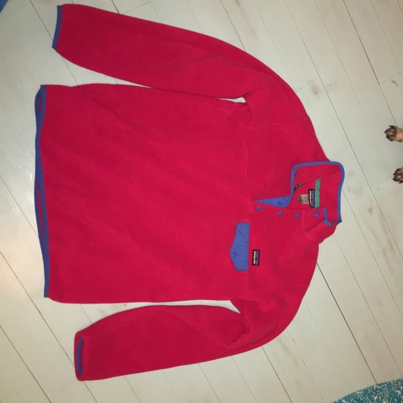 Red Patagonia pull over.