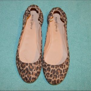 Cute leopard flats