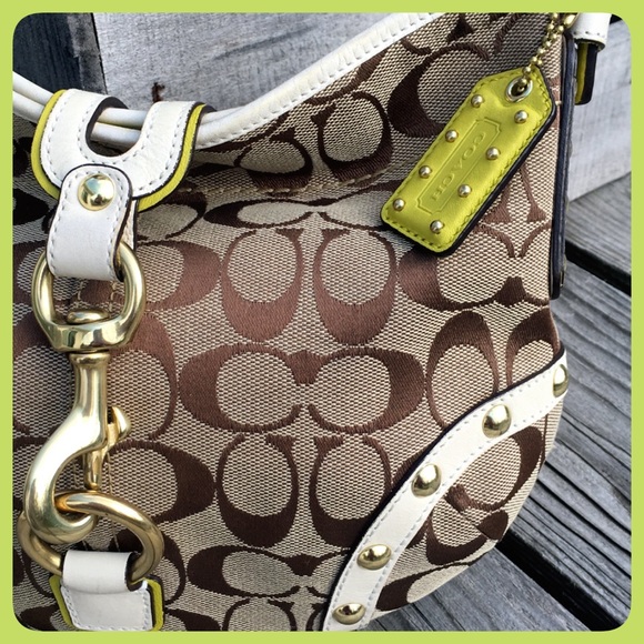 πHPπCoach Studded Shoulder Bag! EUC! - Picture 3 of 6