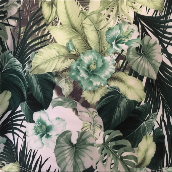 Palm Print Crop Trop - Picture 3 of 4