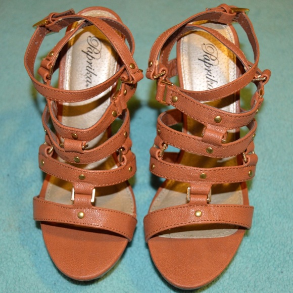 Tan platforms