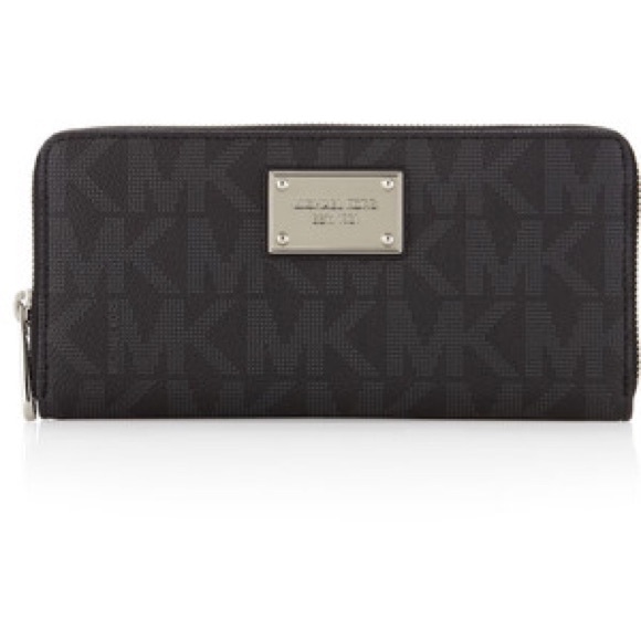 🚫SOLD!!!🚫NWT Michael Kors Black Monogram Wallet