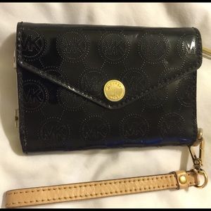 Michael Kors iPhone 4/4S wallet case