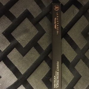 Anastasia BH (perfect brow pencil)