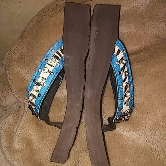 Sandals - Picture 2 of 2