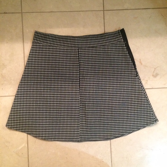 Brandy Melville Emilia Skirt