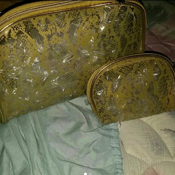 Two cosmetic bags - Picture 1 of 1