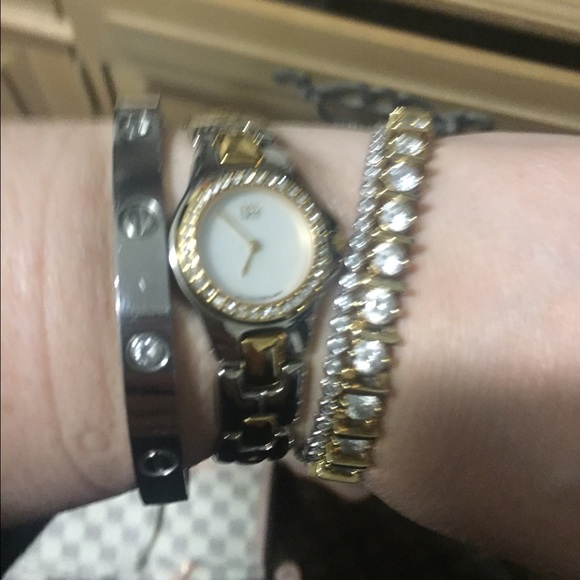 EXTRA PICS OF WOMANS ESQ LISTED IN CLOSET - Picture 2 of 4