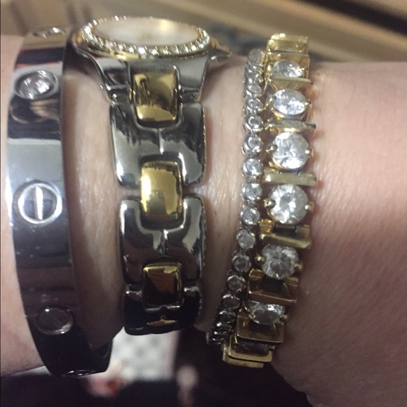 EXTRA PICS OF WOMANS ESQ LISTED IN CLOSET - Picture 4 of 4