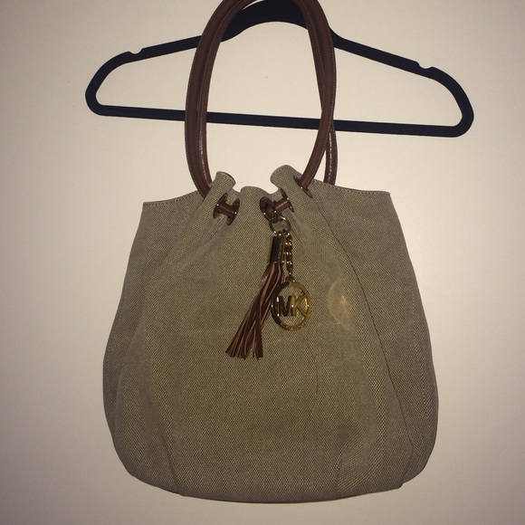 🎉Host Pick🎉 Michael Kors Canvas Purse