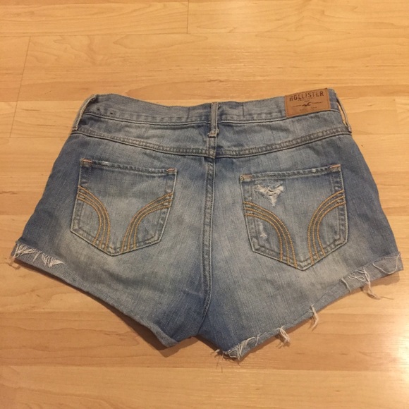 (SOLD) Hollister High-Wasted, Denim Shorts🌸 - Picture 3 of 4