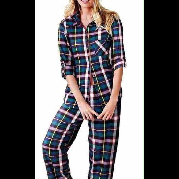 🌺Victoria Secret Flannel Cozy Pj!