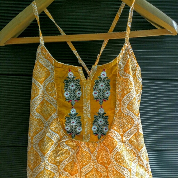 Top - Picture 2 of 2