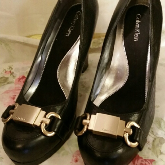 Calvin Klein black pumps 6.5