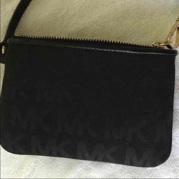 💖New!!💖Michael Kors Black Wristlet Wallet - Picture 2 of 4