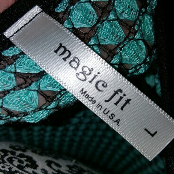 SOLD IN BUNDLE*Black and mint  sweater - Picture 2 of 4