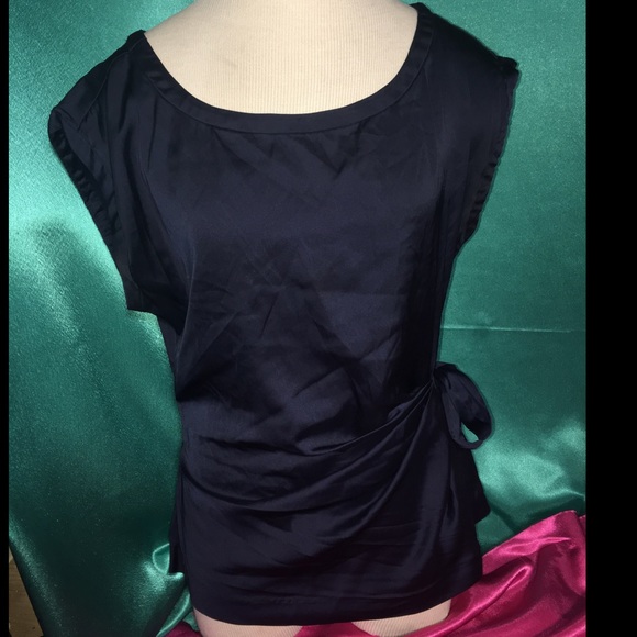 💔SOLD💔New York & Company Navy Blue Top Large