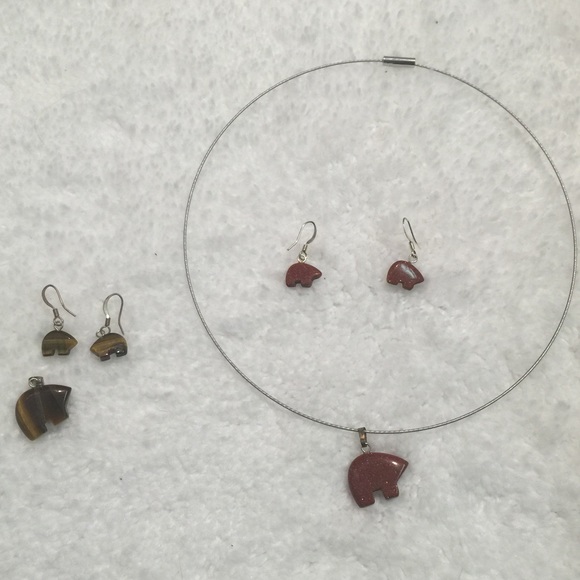 Necklace & matching earrings.