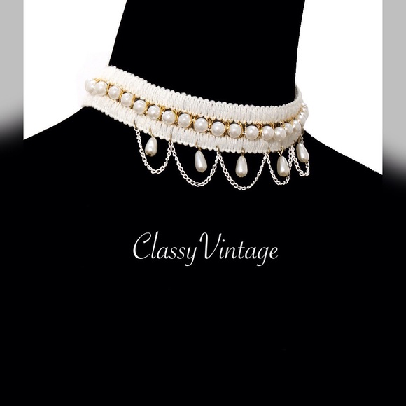 Boutique Jewelry - White pearl boho choker