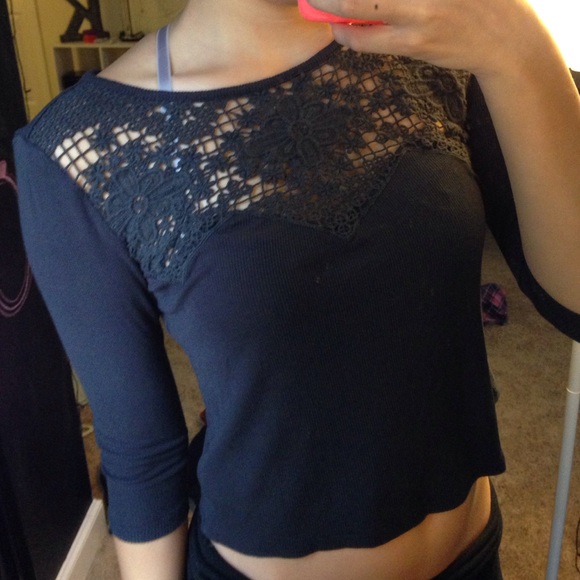 ❤️AEO Soft & Sexy Lace Paneled Baby T-Shirt❤️