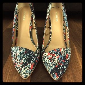 Express • Floral Pumps