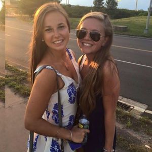 Meet your Posher, Carlee