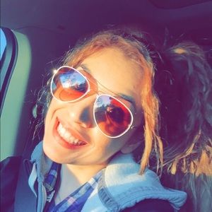 Meet your Posher, Stephanie