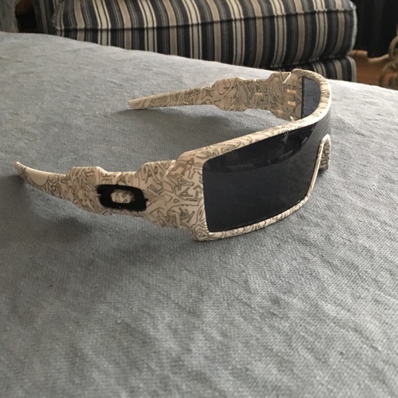 Men's Oakley Oil Rigs