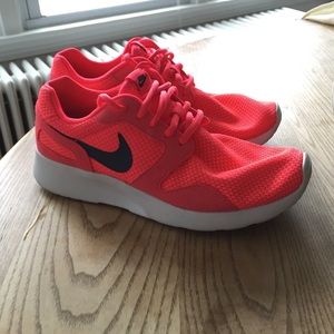 ~on hold~ Nike Kaishi Women's Shoe