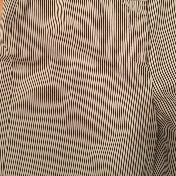 Black and white capris from Talbots. - Picture 2 of 4