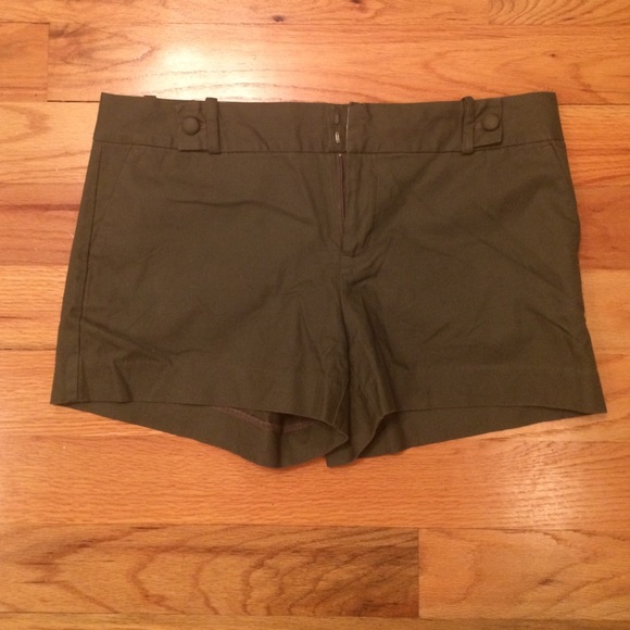 Army green shorts from Banana Republic. - Picture 1 of 3