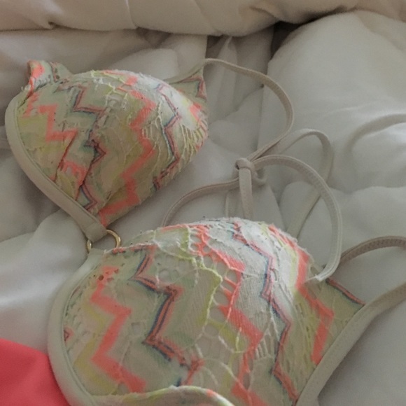 Victoria secrets bathing suit top - Picture 2 of 2