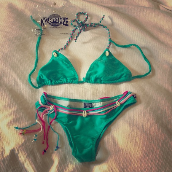 💫 3/$20 Brazilian bikini with shell detail