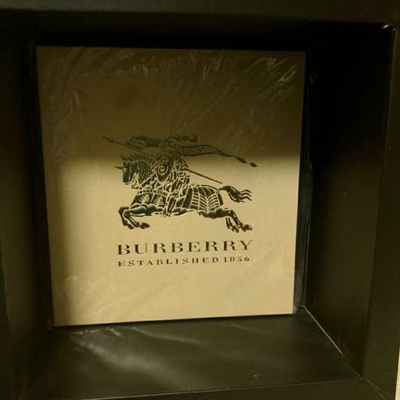 SOLD --   Burberry BU9003 Men's Swiss City - Picture 4 of 4