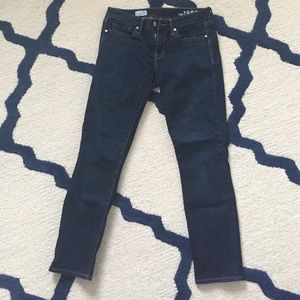Gap Always Skinny dark wash jeans. Size 27 short