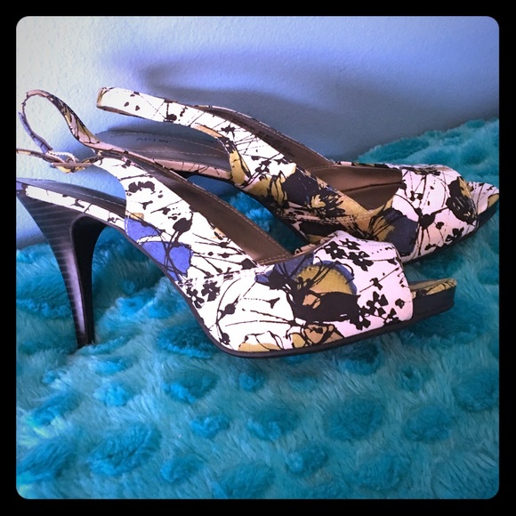 Apt 9 Floral Open Toe Heel