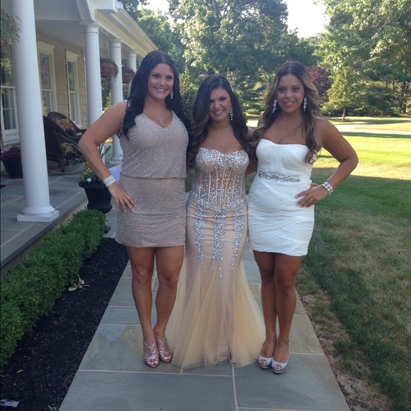 Meet - Picture 2 of 4