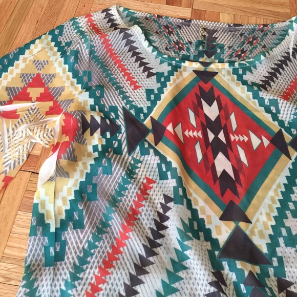 Aztec Print Top - Picture 2 of 4