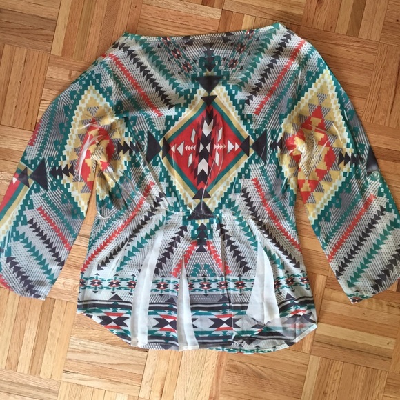Aztec Print Top - Picture 3 of 4