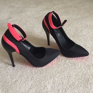 Aldo strap heel size 7
