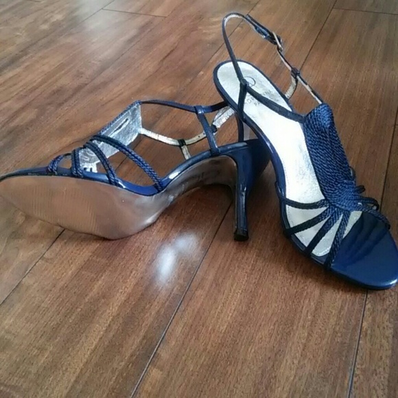 Brand new Adrianna Papell heels - Picture 3 of 3