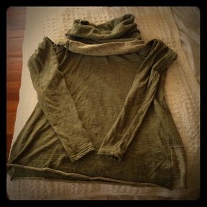 Cowl neck light weight free people shirt
