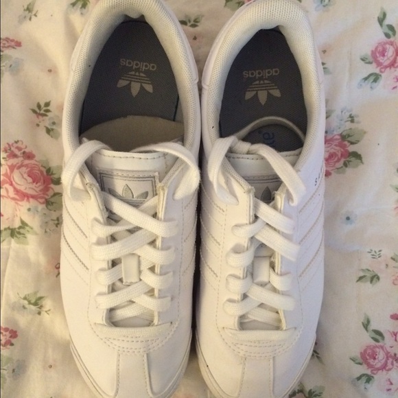 Adidas Sneakers