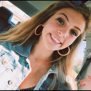 Meet your Posher, Eliza