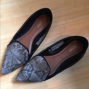 Old Navy size 10 flats