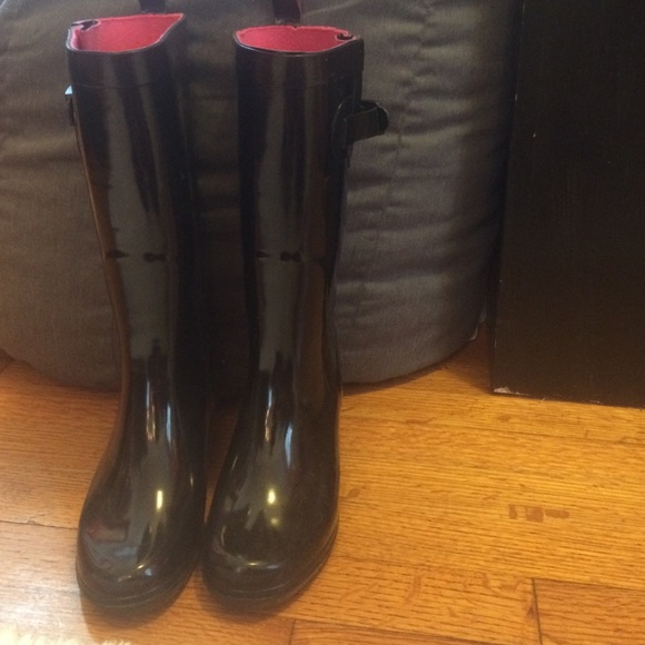 Black Wedged Boots