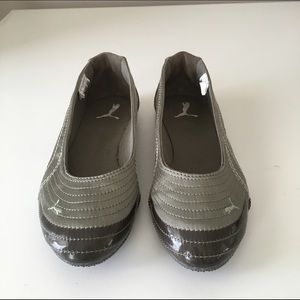 Puma flats