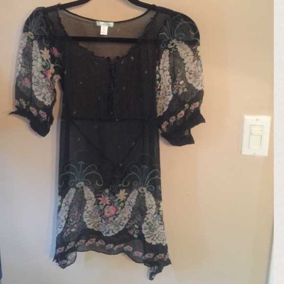 KIMCHEE & BLUE Top - Picture 1 of 4