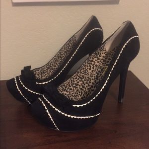 Jessica Simpson Jeorge Heels
